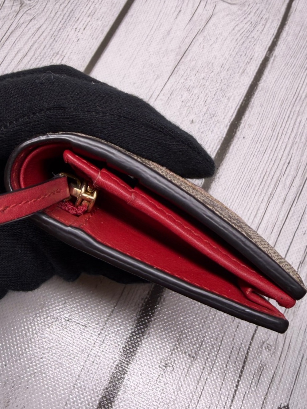 PRE LOVED Auth Gucci GG Supreme Monogram Heart Embroidered Card Case Wallet Red - Picture 8 of 11